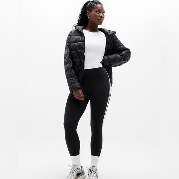 NWOT Athleta Aire Puffer Jacket l M - Picture 4 of 10